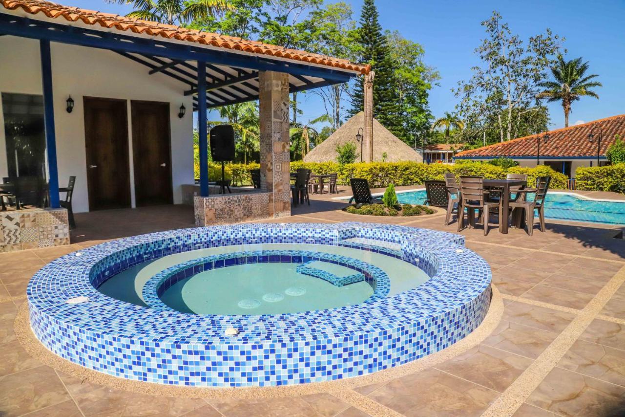Hotel Campestre Santa Lucia Montenegro Exterior photo