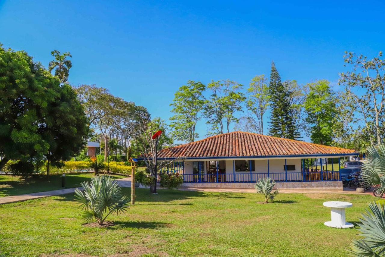 Hotel Campestre Santa Lucia Montenegro Exterior photo